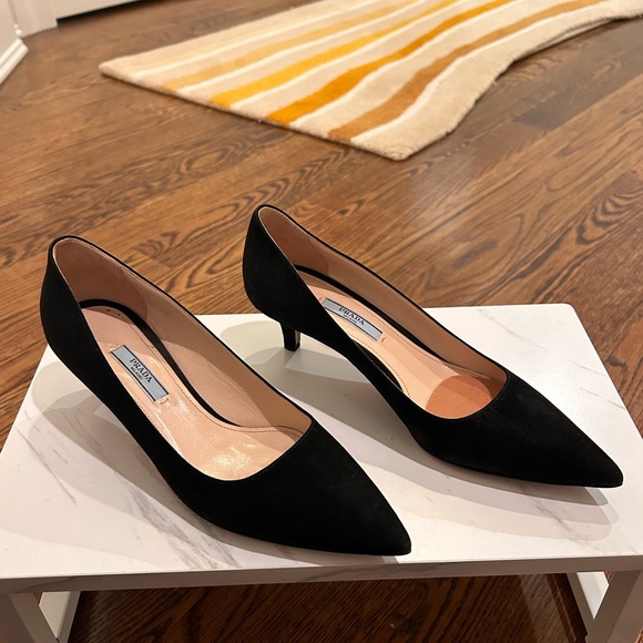 Prada suede pointed toe kitten heel pumps - Picture 2 of 7